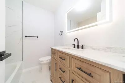 8 Spector Lane, Plainview, NY 11803 - Photo 10