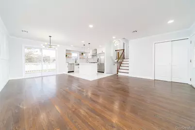 8 Spector Lane, Plainview, NY 11803 - Photo 2