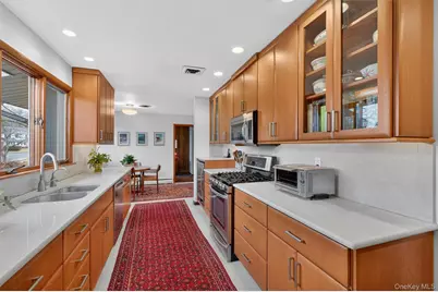 6 Yates Boulevard, Poughkeepsie, NY 12601 - Photo 10