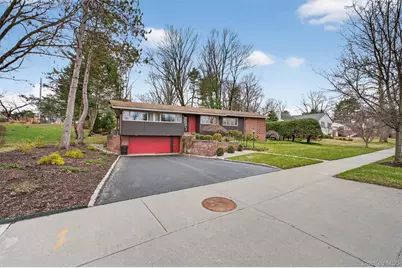 6 Yates Boulevard, Poughkeepsie, NY 12601 - Photo 2