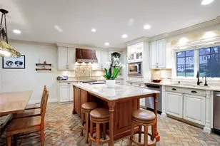 330 Chestnut Dr, East Hills, NY 11576 - Photo 10