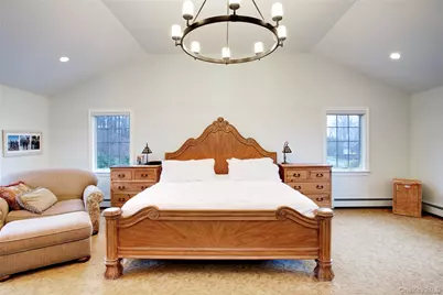 330 Chestnut Drive, East Hills, NY 11576 - Photo 14