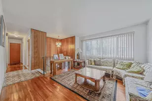 42 Centerwood St, West Babylon, NY 11704 - Photo 4