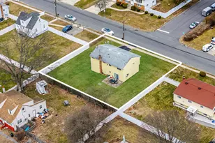 42 Centerwood St, West Babylon, NY 11704 - Photo 32