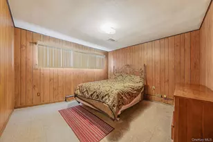 42 Centerwood St, West Babylon, NY 11704 - Photo 16