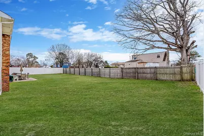 42 Centerwood Street, West Babylon, NY 11704 - Photo 26