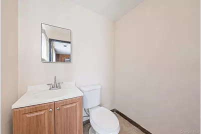 42 Centerwood Street, West Babylon, NY 11704 - Photo 20