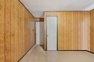 42 Centerwood St, West Babylon, NY 11704 - Photo 18