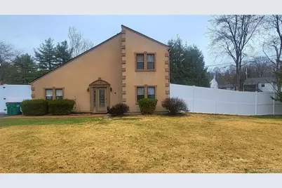 98 Sutton Park Road, Poughkeepsie, NY 12603 - Photo 2