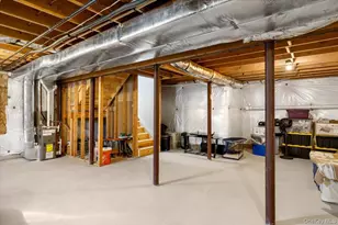 32 Florida Ave, Medford, NY 11763 - Photo 22