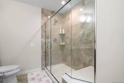 32 Florida Avenue, Medford, NY 11763 - Photo 16