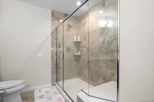 32 Florida Ave, Medford, NY 11763 - Photo 16