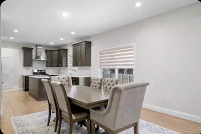 32 Florida Avenue, Medford, NY 11763 - Photo 8