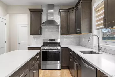 32 Florida Avenue, Medford, NY 11763 - Photo 6