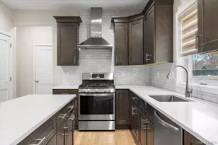 32 Florida Ave, Medford, NY 11763 - Photo 6