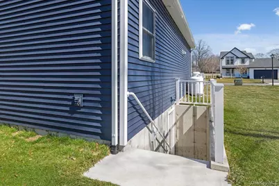 32 Florida Avenue, Medford, NY 11763 - Photo 26