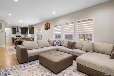 32 Florida Avenue, Medford, NY 11763 - Photo 10