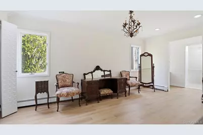 23 Hartley Road, Great Neck, NY 11023 - Photo 18