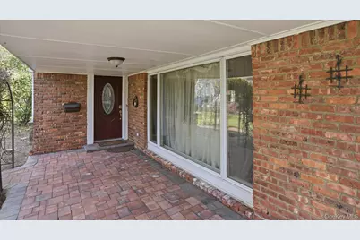 23 Hartley Road, Great Neck, NY 11023 - Photo 4