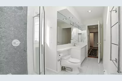 23 Hartley Road, Great Neck, NY 11023 - Photo 24