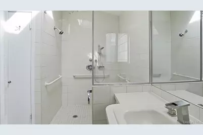 23 Hartley Road, Great Neck, NY 11023 - Photo 22