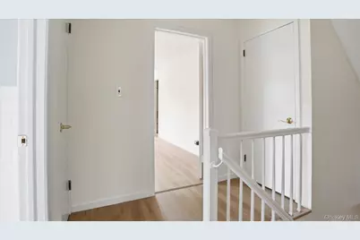 23 Hartley Road, Great Neck, NY 11023 - Photo 26