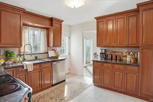 23 Hartley Rd, Great Neck, NY 11023 - Photo 12