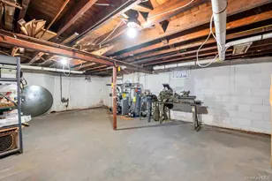 171 N Ontario St, Ronkonkoma, NY 11779 - Photo 24