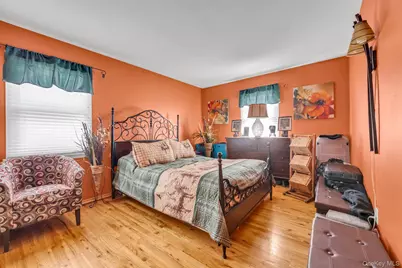 138-10 11 Avenue, Whitestone, NY 11357 - Photo 10