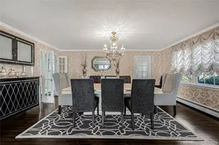 18 Woodland Rd, Roslyn, NY 11576 - Photo 4