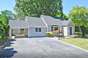 9 Koster Ct, Huntington Station, NY 11746 - Photo 2