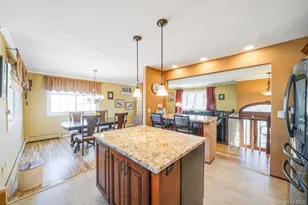 25 Verleye Ave, East Northport, NY 11731 - Photo 10