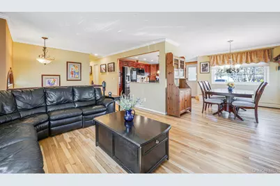 25 Verleye Avenue, East Northport, NY 11731 - Photo 4