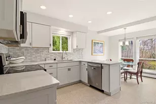 39 Lotowana Ln, Stony Brook, NY 11790 - Photo 12