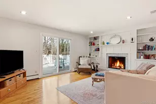 39 Lotowana Ln, Stony Brook, NY 11790 - Photo 8