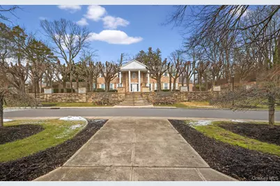 37 Aspen Drive W #37, Woodbury, NY 11797 - Photo 36