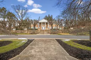 37 Aspen Dr W, Woodbury, NY 11797 - Photo 36