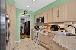 37 Aspen Dr W, Woodbury, NY 11797 - Photo 6