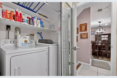 37 Aspen Drive W #37, Woodbury, NY 11797 - Photo 12