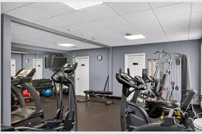 37 Aspen Drive W #37, Woodbury, NY 11797 - Photo 32