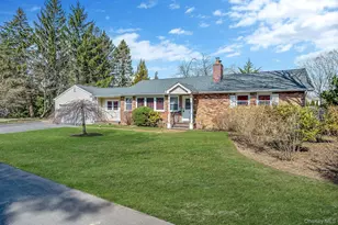 7 Judith Dr, Greenlawn, NY 11740 - Photo 2