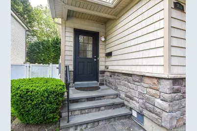 28 Dunes Lane #B, Port Washington, NY 11050 - Photo 2