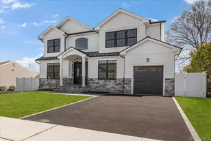 32 Sherman Rd, Old Bethpage, NY 11804 - Photo 2