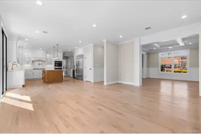 32 Sherman Road, Old Bethpage, NY 11804 - Photo 20