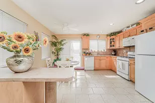 10 Dunhill Ln, New York, NY 10309 - Photo 6