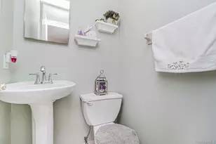 10 Dunhill Ln, New York, NY 10309 - Photo 10