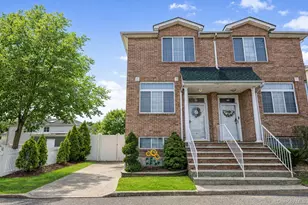 10 Dunhill Ln, New York, NY 10309 - Photo 1