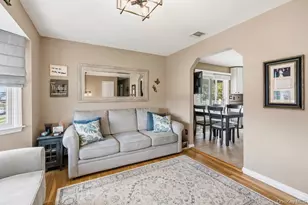 64 Marquette Dr, Smithtown, NY 11787 - Photo 8