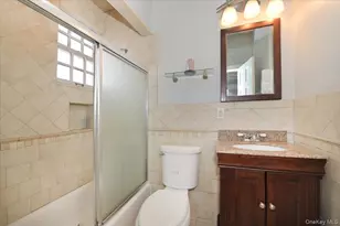 10-11 Bay 24th St, Far Rockaway, NY 11691 - Photo 16