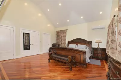 10-11 Bay 24th Street, Far Rockaway, NY 11691 - Photo 18